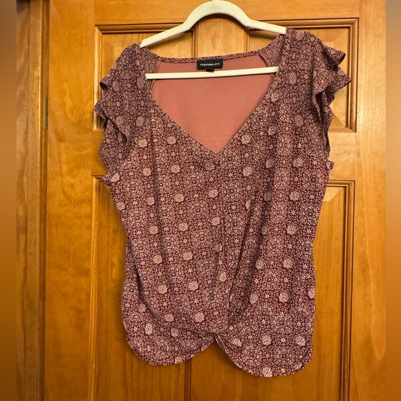 Annabeth Knot Front Knit Top - Picture 1 of 3
